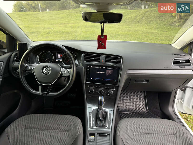 Хэтчбек Volkswagen e-Golf 2019 в Луцке