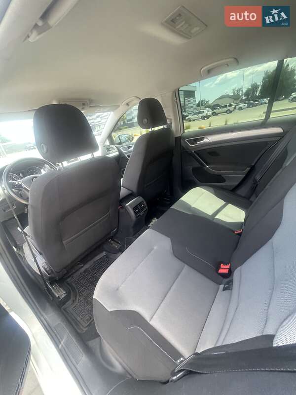 Хетчбек Volkswagen e-Golf 2014 в Черкасах