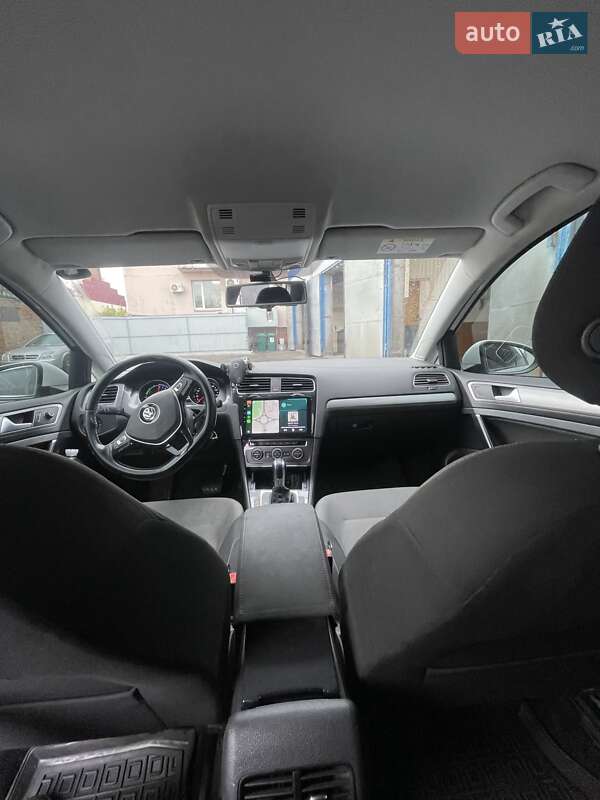 Хетчбек Volkswagen e-Golf 2014 в Черкасах