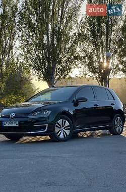 Хетчбек Volkswagen e-Golf 2016 в Дніпрі
