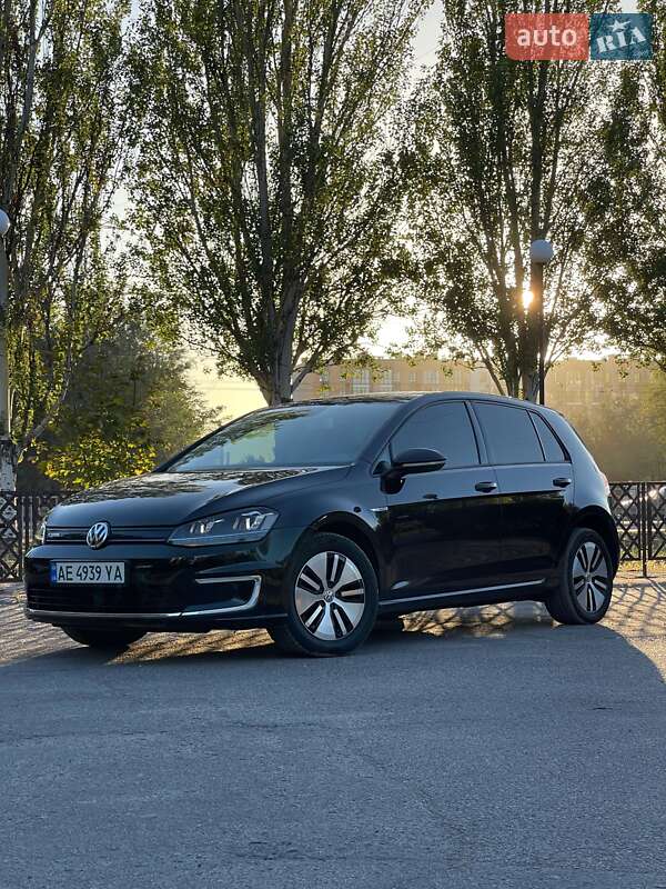 Volkswagen e-Golf 2015