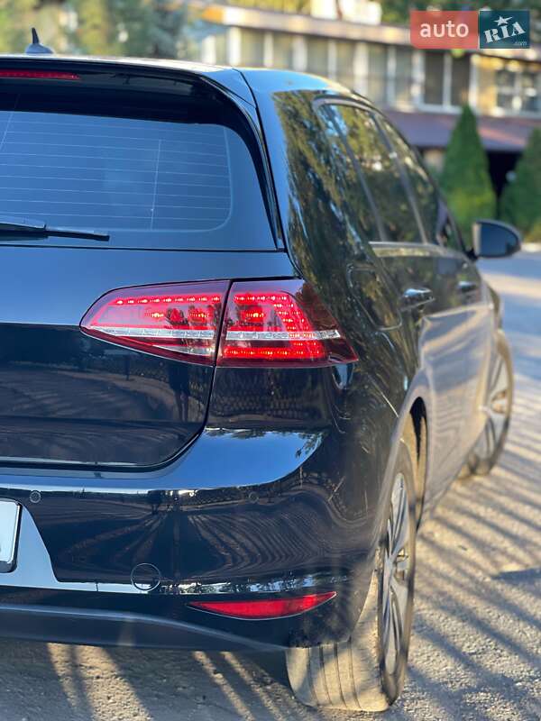 Хэтчбек Volkswagen e-Golf 2015 в Днепре фото 5 Хэтчбек Volkswagen e-Golf 2015 в Днепре