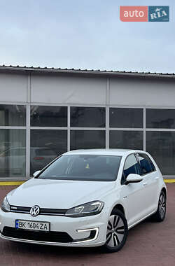 Хэтчбек Volkswagen e-Golf 2017 в Ровно