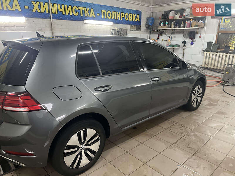 Хетчбек Volkswagen e-Golf 2019 в Богодухіву