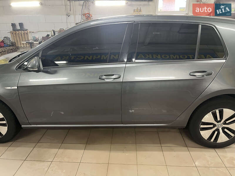 Хетчбек Volkswagen e-Golf 2019 в Богодухіву