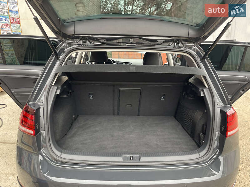 Хэтчбек Volkswagen e-Golf 2020 в Вознесенске