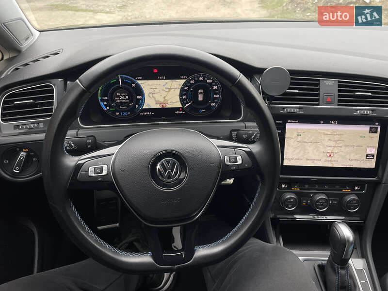 Хэтчбек Volkswagen e-Golf 2020 в Вознесенске