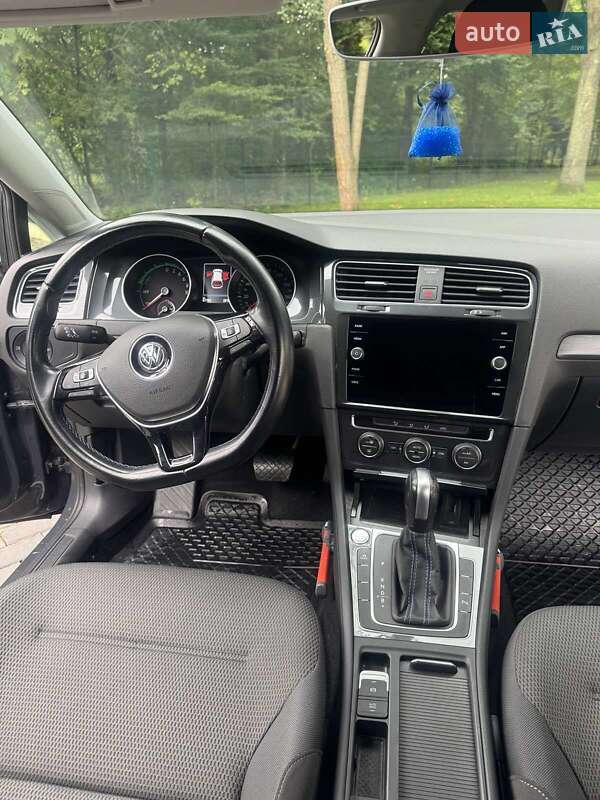 Хэтчбек Volkswagen e-Golf 2020 в Шепетовке