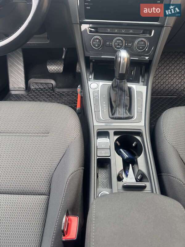 Хэтчбек Volkswagen e-Golf 2020 в Шепетовке