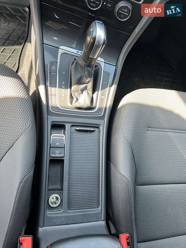 Хэтчбек Volkswagen e-Golf 2020 в Каменском