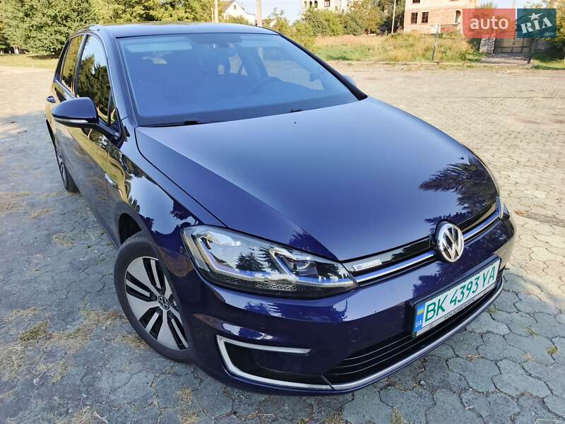 Хэтчбек Volkswagen e-Golf 2018 в Дубно