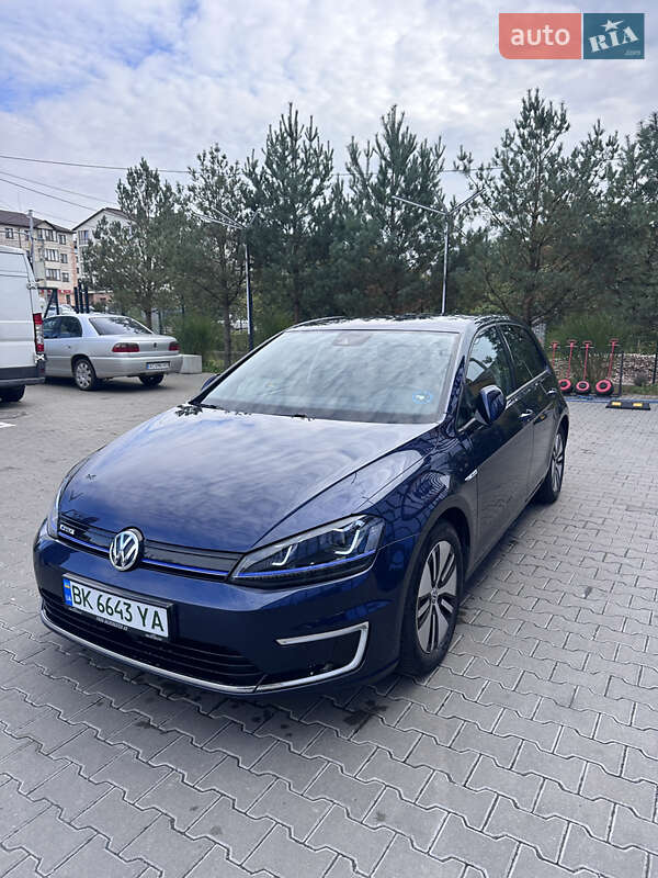 Volkswagen e-Golf 2015