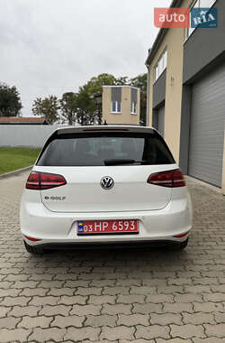 Хэтчбек Volkswagen e-Golf 2014 в 