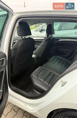 Хэтчбек Volkswagen e-Golf 2014 в 