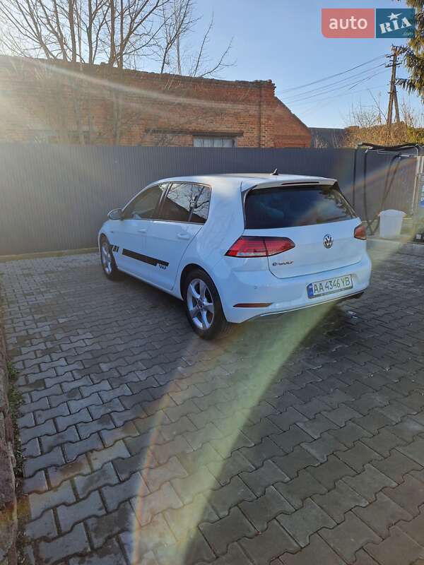 Хетчбек Volkswagen e-Golf 2018 в Житомирі
