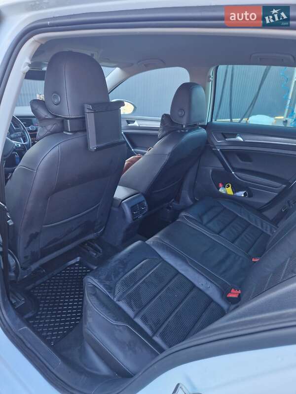 Хетчбек Volkswagen e-Golf 2018 в Житомирі