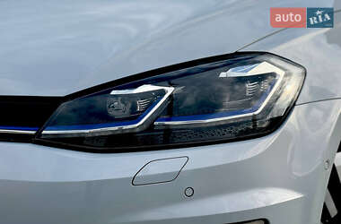 Хетчбек Volkswagen e-Golf 2018 в 
