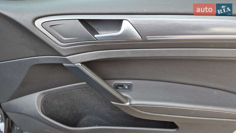 Хэтчбек Volkswagen e-Golf 2020 в Шепетовке