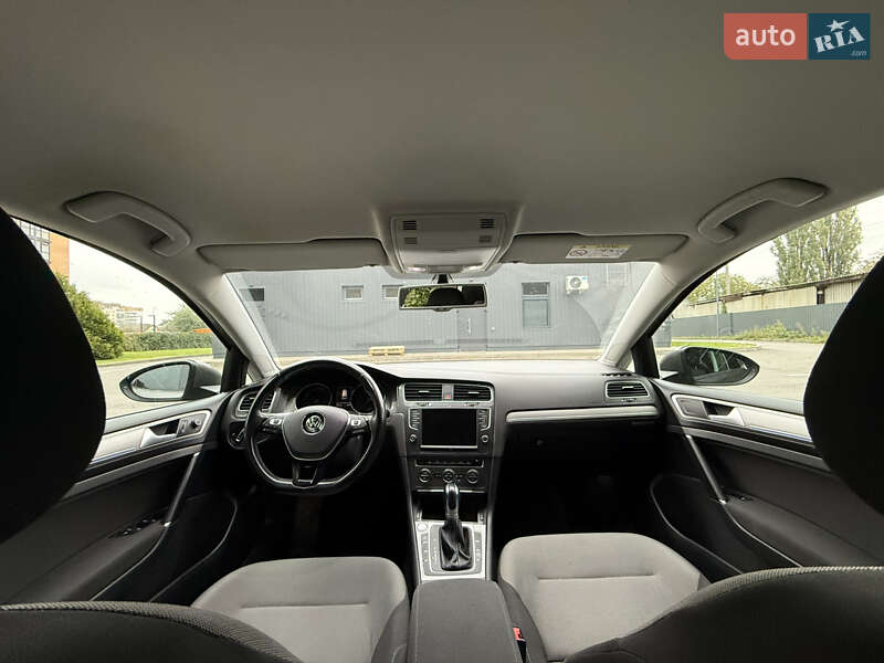 Хэтчбек Volkswagen e-Golf 2015 в Каменец-Подольском