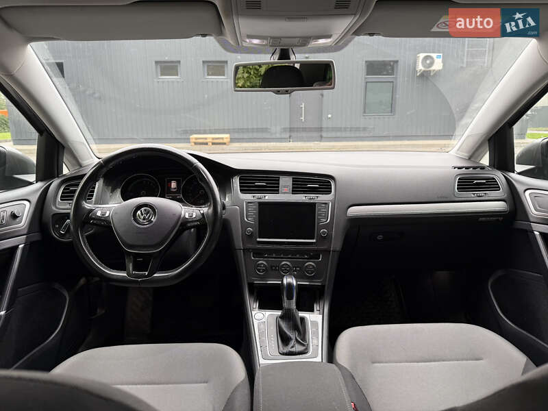 Хэтчбек Volkswagen e-Golf 2015 в Каменец-Подольском