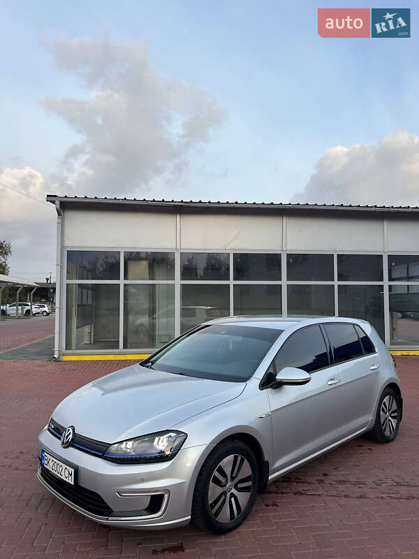 Хэтчбек Volkswagen e-Golf 2015 в Ровно