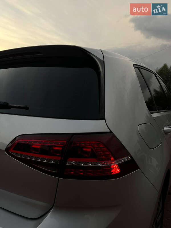 Хэтчбек Volkswagen e-Golf 2015 в Ровно