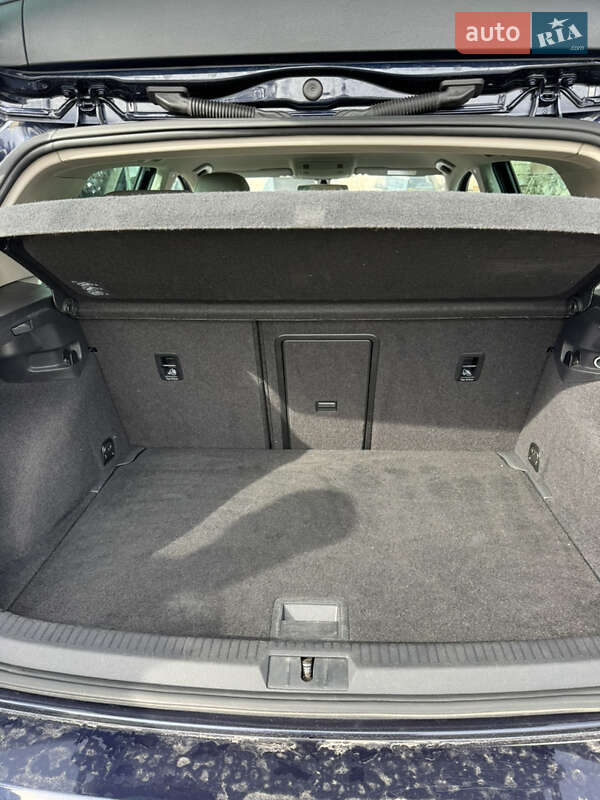 Хэтчбек Volkswagen e-Golf 2016 в Житомире