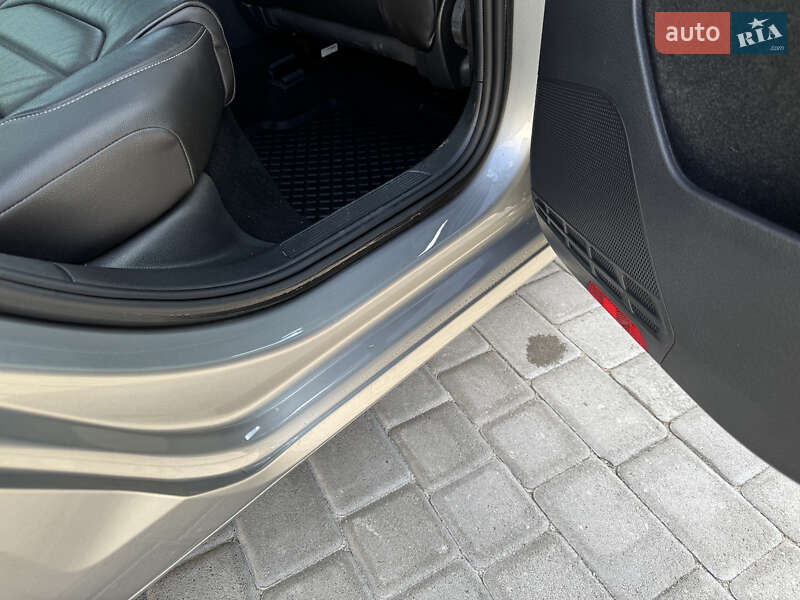 Хэтчбек Volkswagen e-Golf 2016 в Львове