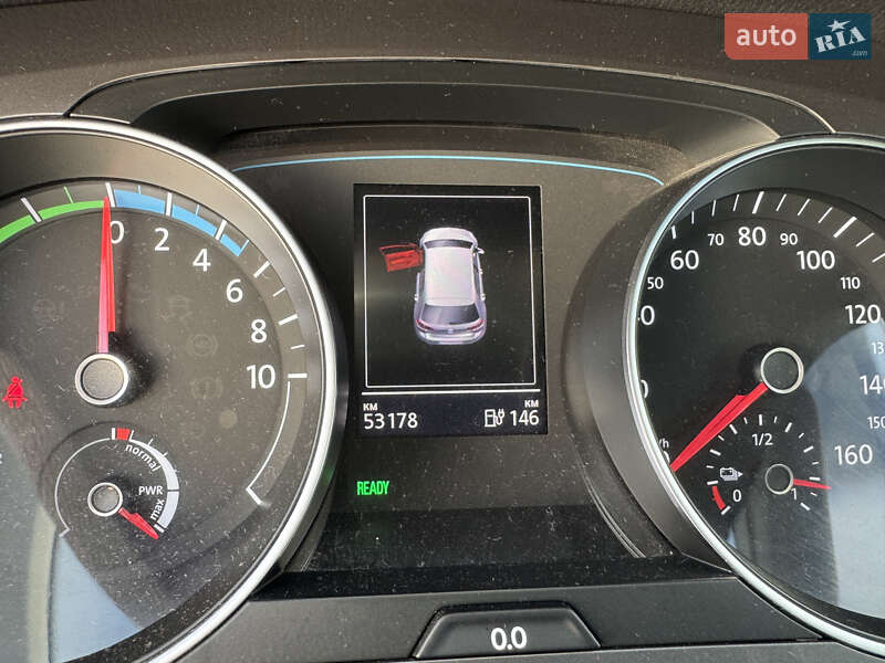 Хэтчбек Volkswagen e-Golf 2016 в Львове