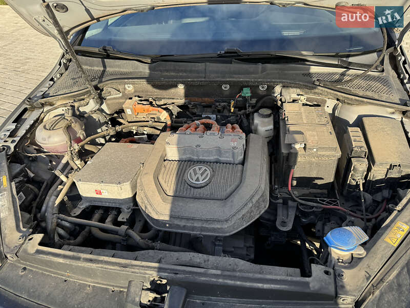 Хэтчбек Volkswagen e-Golf 2016 в Львове