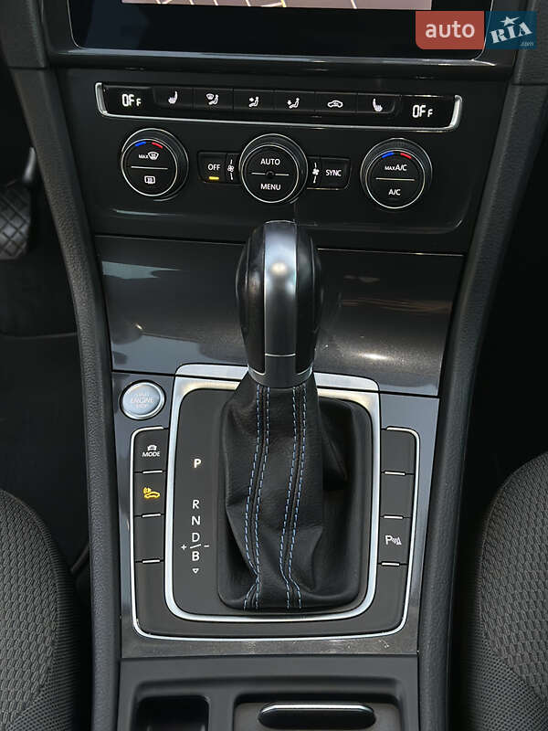 Хетчбек Volkswagen e-Golf 2019 в Ужгороді