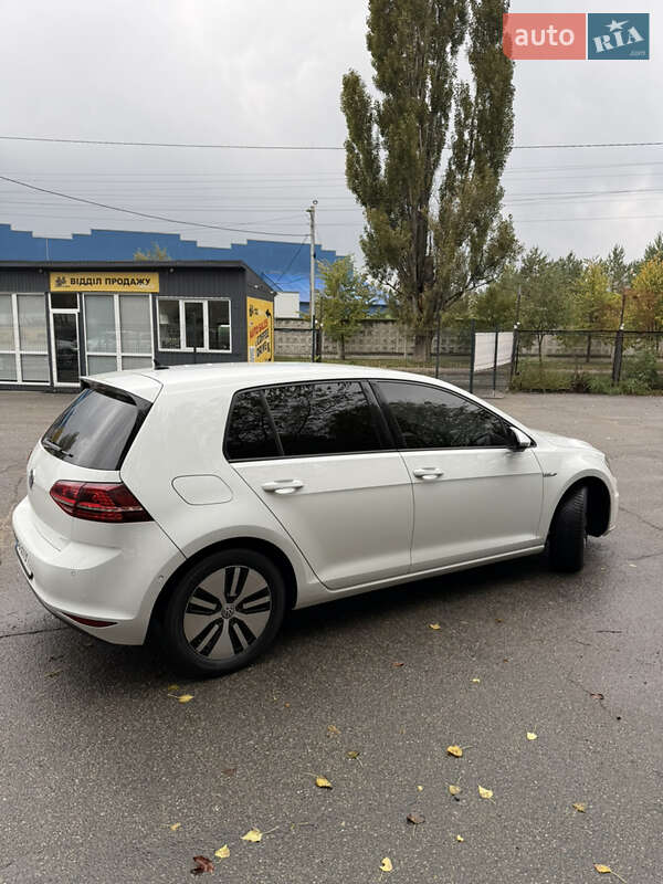 Хэтчбек Volkswagen e-Golf 2014 в Киеве фото 4 Хэтчбек Volkswagen e-Golf 2014 в Киеве