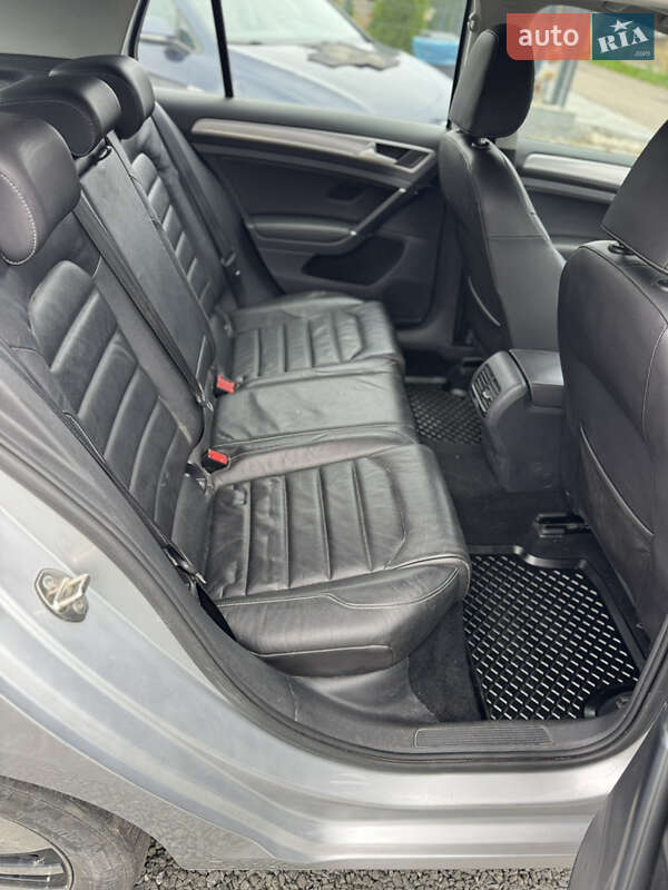 Хетчбек Volkswagen e-Golf 2015 в Рівному фото 18 Хетчбек Volkswagen e-Golf 2015 в Рівному