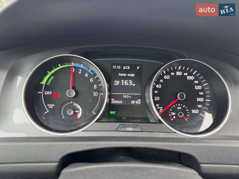 Хетчбек Volkswagen e-Golf 2015 в Рівному