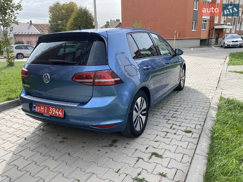 Хетчбек Volkswagen e-Golf 2015 в Чернівцях