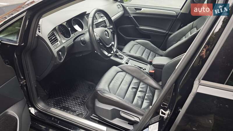 Хэтчбек Volkswagen e-Golf 2015 в Каменец-Подольском фото 10 Хэтчбек Volkswagen e-Golf 2015 в Каменец-Подольском