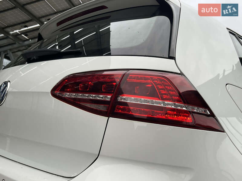 Хетчбек Volkswagen e-Golf 2014 в Львові