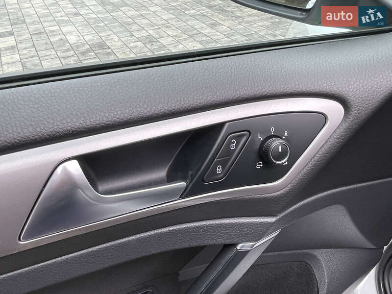 Хетчбек Volkswagen e-Golf 2014 в Львові