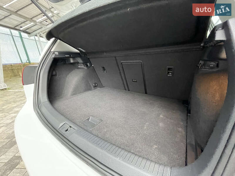 Хетчбек Volkswagen e-Golf 2014 в Львові