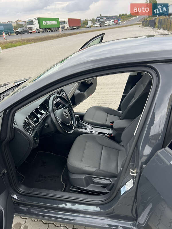 Хэтчбек Volkswagen e-Golf 2020 в Львове фото 34 Хэтчбек Volkswagen e-Golf 2020 в Львове