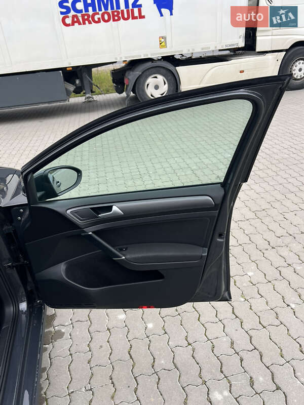 Хэтчбек Volkswagen e-Golf 2020 в Львове фото 45 Хэтчбек Volkswagen e-Golf 2020 в Львове