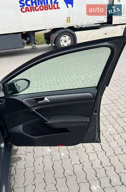 Хетчбек Volkswagen e-Golf 2020 в  фото 45 Хетчбек Volkswagen e-Golf 2020 в