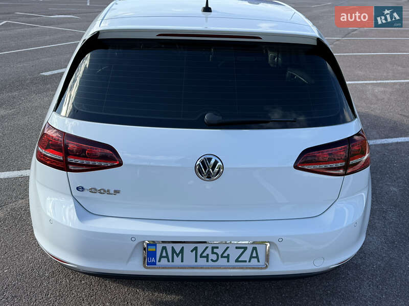 Хетчбек Volkswagen e-Golf 2016 в Житомирі