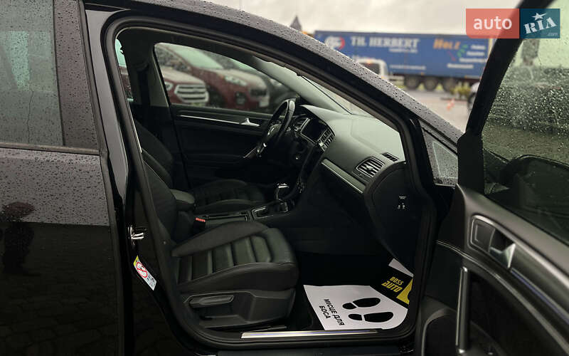 Хэтчбек Volkswagen e-Golf 2019 в Мукачево