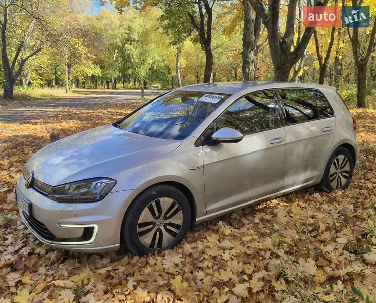 Хэтчбек Volkswagen e-Golf 2016 в Лозовой