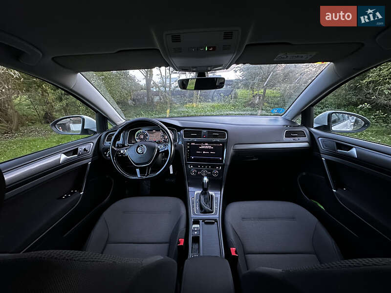 Хэтчбек Volkswagen e-Golf 2020 в Львове