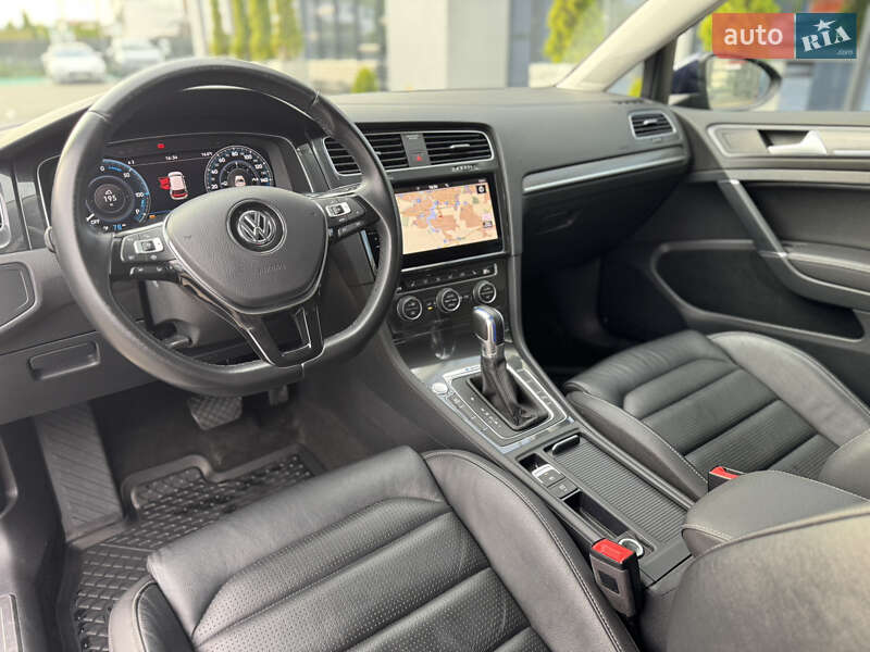 Хэтчбек Volkswagen e-Golf 2019 в Ровно