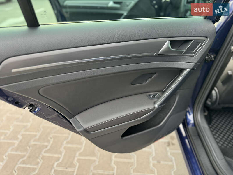 Хэтчбек Volkswagen e-Golf 2019 в Ровно