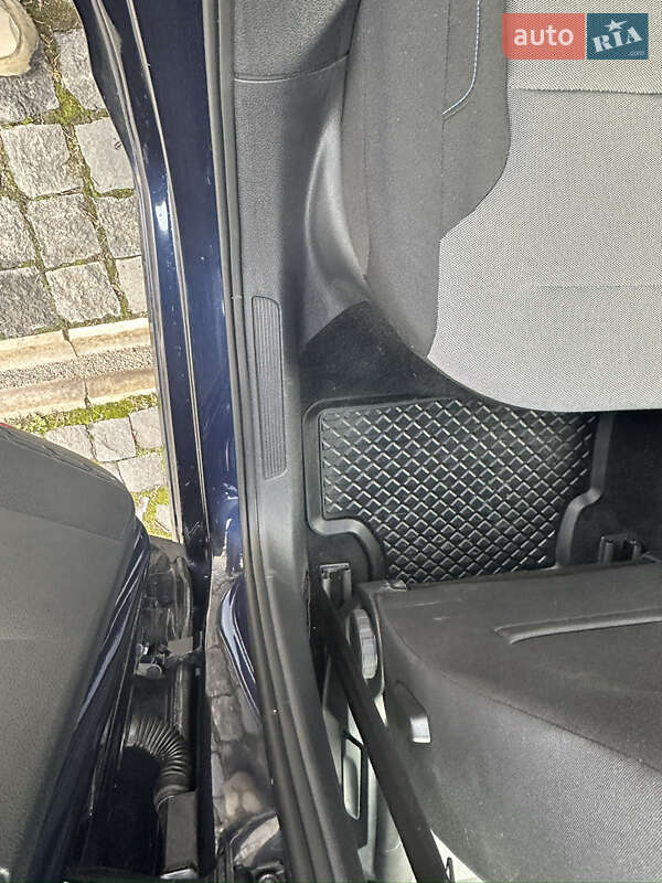 Хэтчбек Volkswagen e-Golf 2015 в Львове