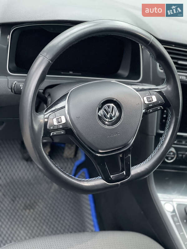 Хэтчбек Volkswagen e-Golf 2019 в Одессе